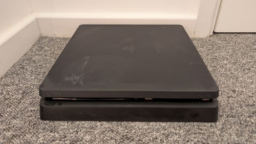 Playstation slim console - 4,